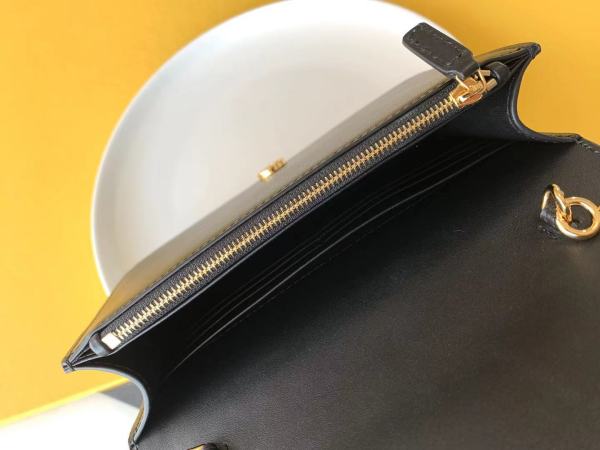 Handbags SAINT LAURENT 452159 size 20*12.5*5 cm