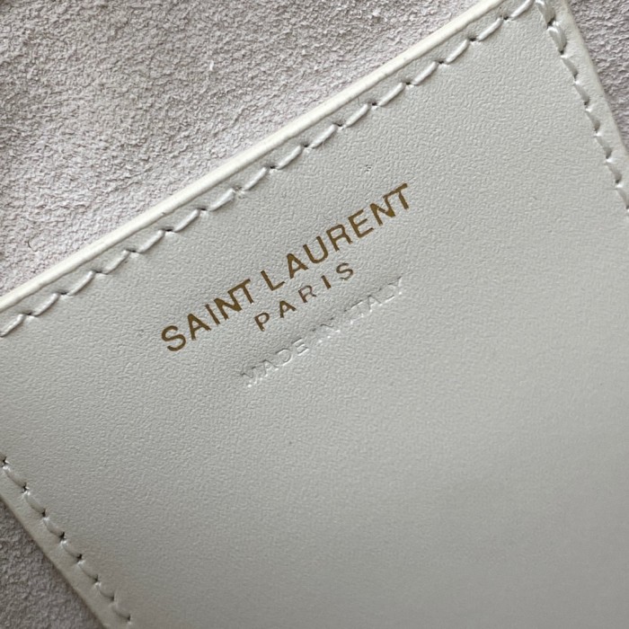 Handbags SAINT LAURENT 735214 size 18×13.5×3.5 cm