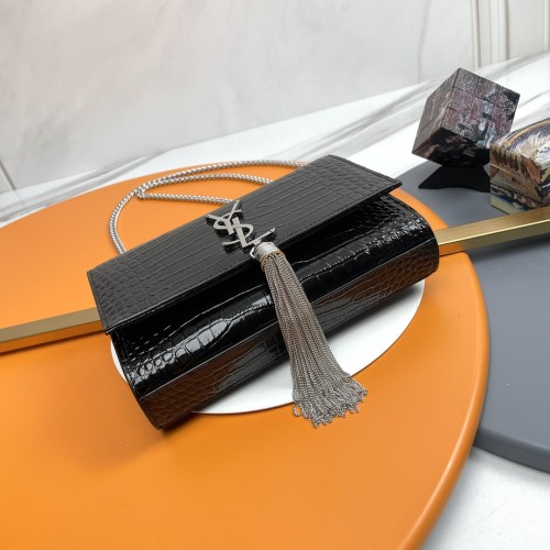 Handbags SAINT LAURENT 474366 size 20x12.5x5 cm