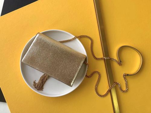 Handbags SAINT LAURENT 452159 size 19x12.5x4 cm