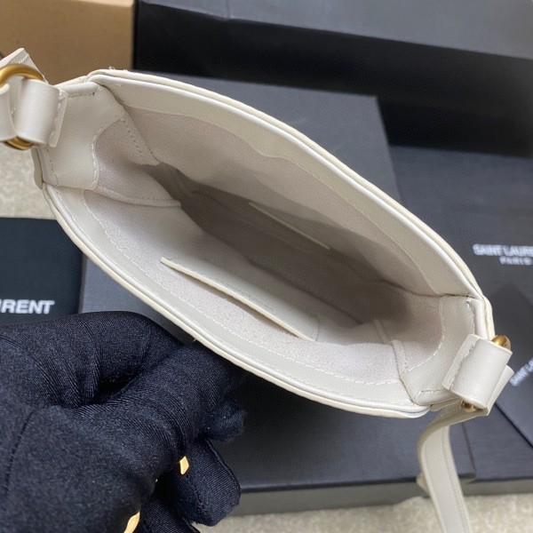 Handbags SAINT LAURENT 735214 size 18×13.5×3.5 cm