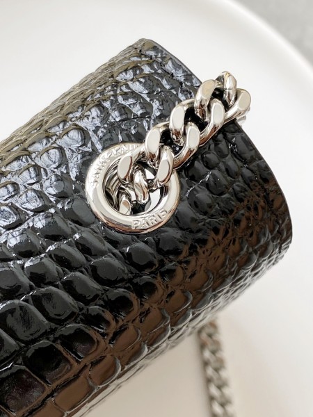 Handbags SAINT LAURENT 326078 size 24x14.5x5 cm