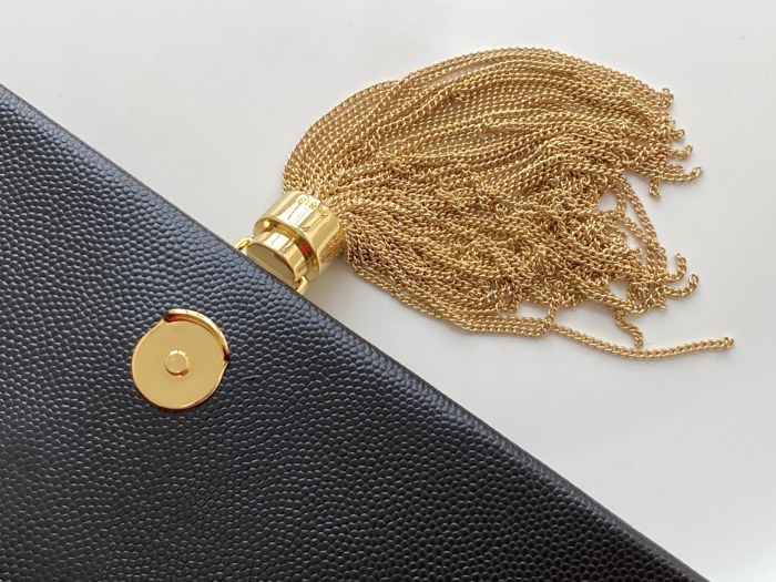 Handbags SAINT LAURENT 326078 size 24x14.5x5 cm