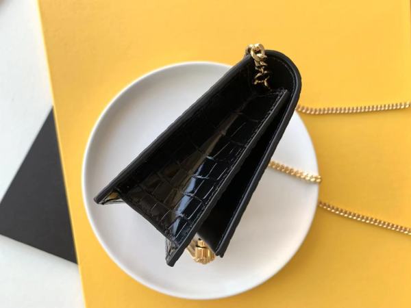 Handbags SAINT LAURENT 452159 size 19x12.5x4 cm