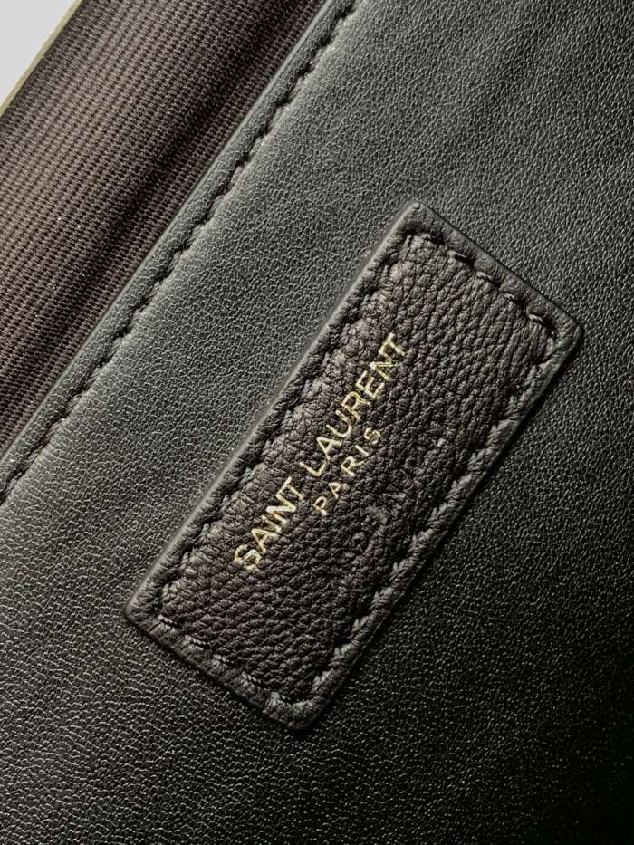 Handbags SAINT LAURENT 326078 size 24x14.5x5 cm