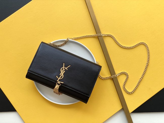 Handbags SAINT LAURENT 326078 size 24x14.5x5 cm