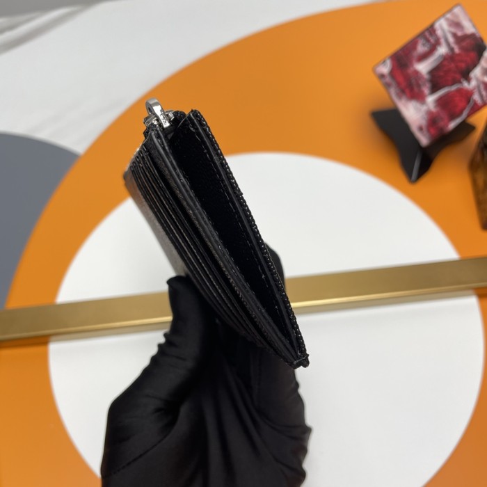 Handbags SAINT LAURENT 607915 size 13*8*2 cm