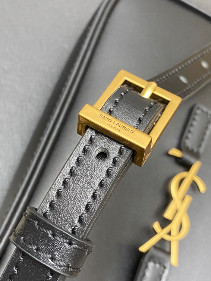 Handbags SAINT LAURENT 735214 size 18×13.5×3.5 cm