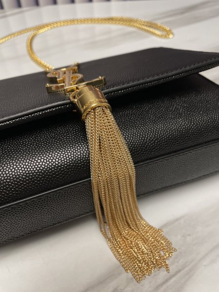 Handbags SAINT LAURENT 474366 size 20x12.5x5 cm