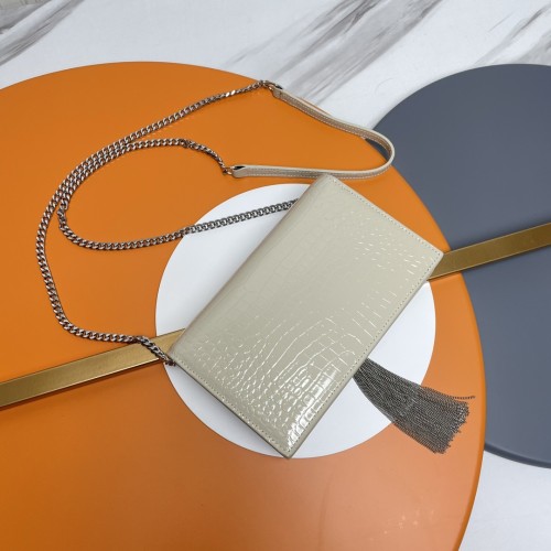 Handbags SAINT LAURENT 452159 size 19x12.5x4 cm