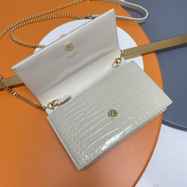 Handbags SAINT LAURENT 452159 size 19x12.5x4 cm