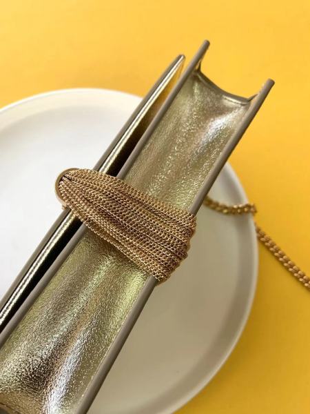 Handbags SAINT LAURENT 452159 size 19x12.5x4 cm