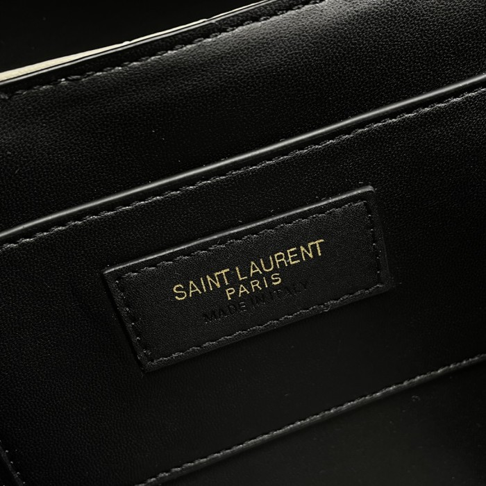 Handbags SAINT LAURENT 710080 size 19×15×8 cm