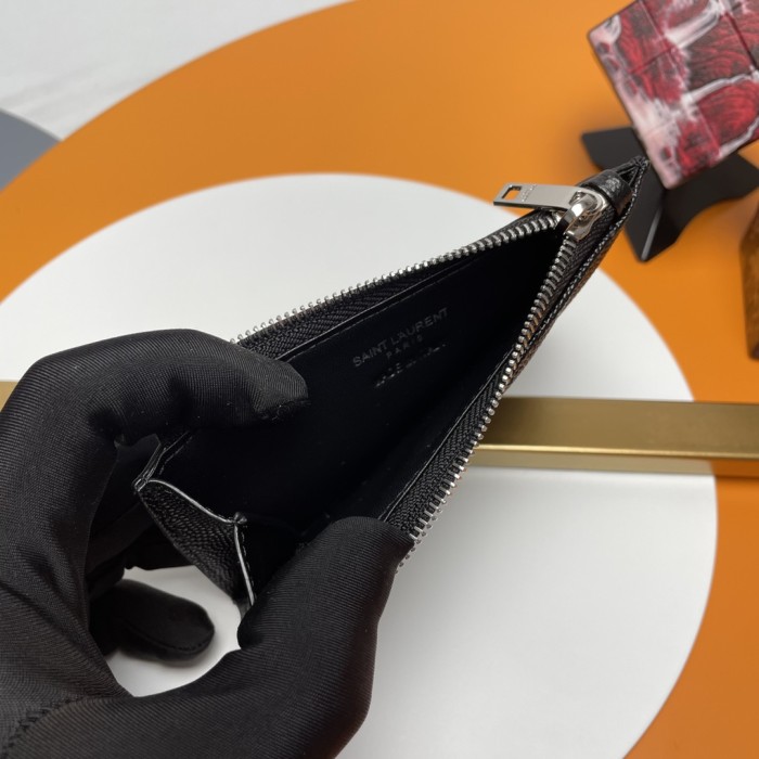 Handbags SAINT LAURENT 607915 size 13*8*2 cm