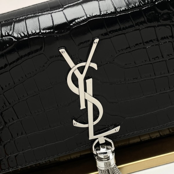 Handbags SAINT LAURENT 474366 size 20x12.5x5 cm