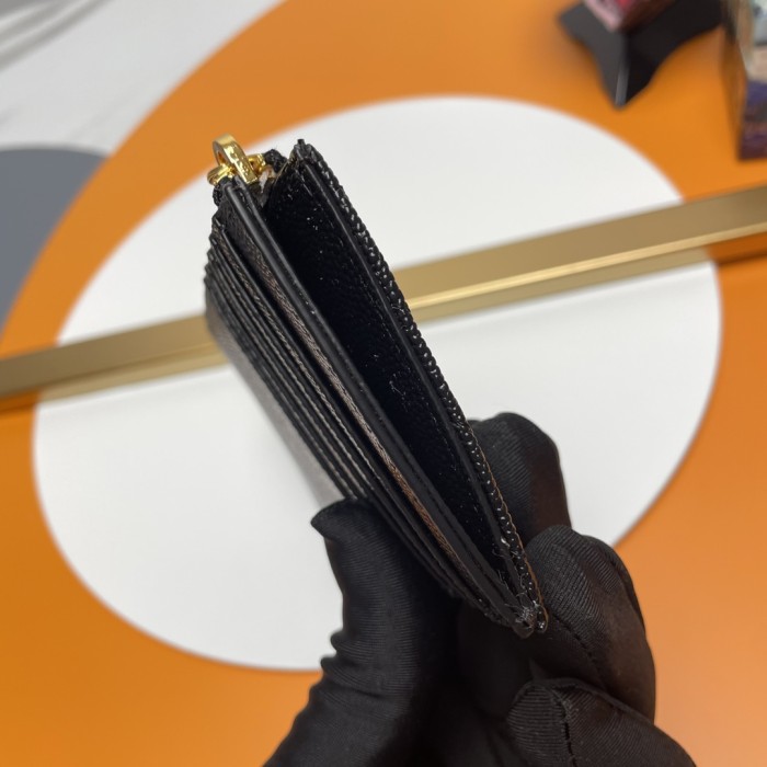 Handbags SAINT LAURENT 607915 size 13*8*2 cm