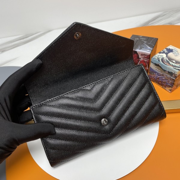 Handbags SAINT LAURENT 437469 size 19*11*3 cm