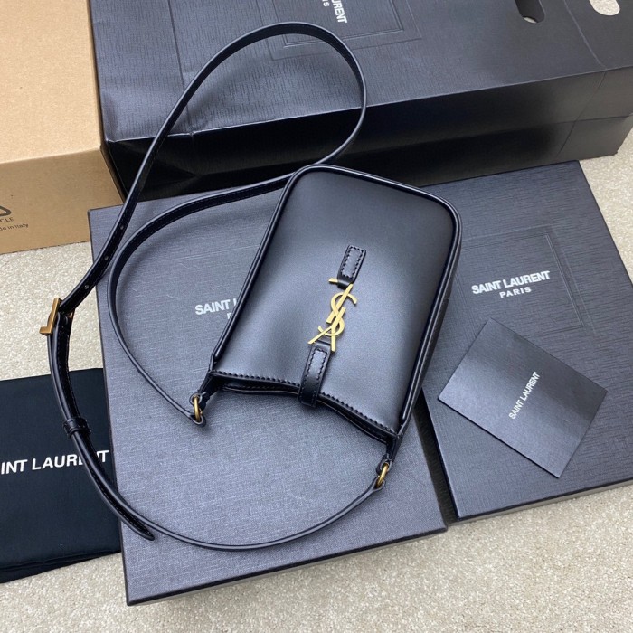 Handbags SAINT LAURENT 735214 size 18×13.5×3.5 cm