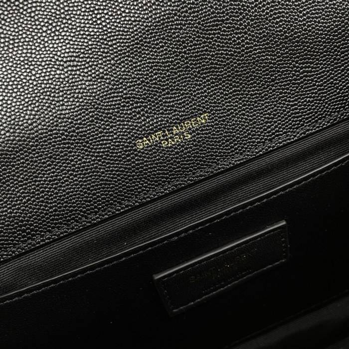 Handbags SAINT LAURENT 395827 size 24x17.5x6 cm