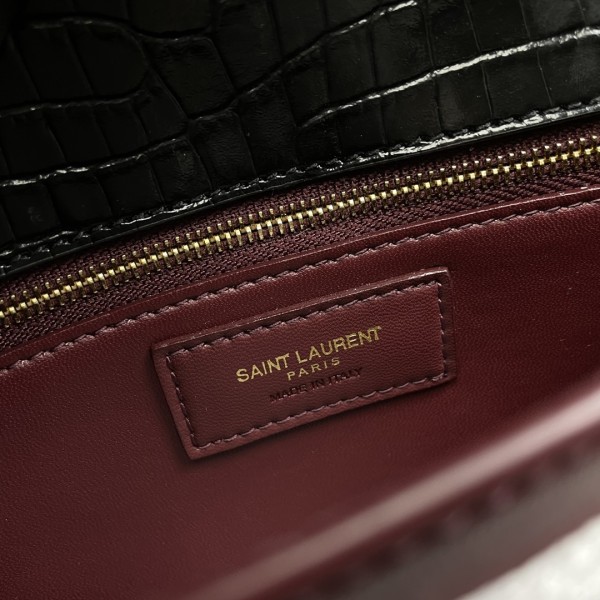 Handbags SAINT LAURENT 532750Zx size 22x16.5x5.5 cm