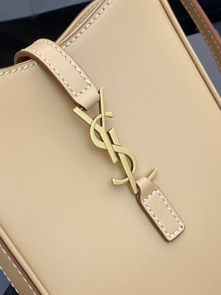 Handbags SAINT LAURENT 735214 size 18×13.5×3.5 cm