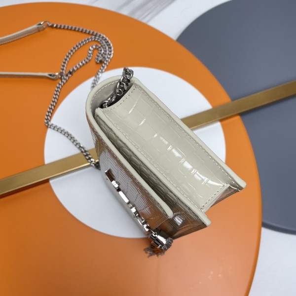 Handbags SAINT LAURENT 452159 size 19x12.5x4 cm