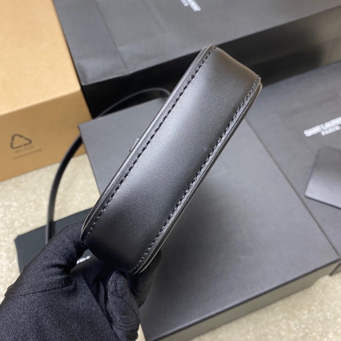 Handbags SAINT LAURENT 735214 size 18×13.5×3.5 cm