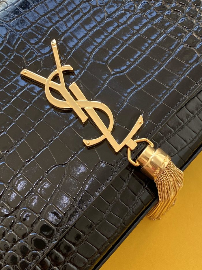 Handbags SAINT LAURENT 326078 size 24x14.5x5 cm