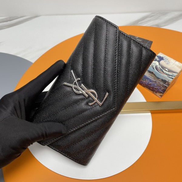 Handbags SAINT LAURENT 437469 size 19*11*3 cm