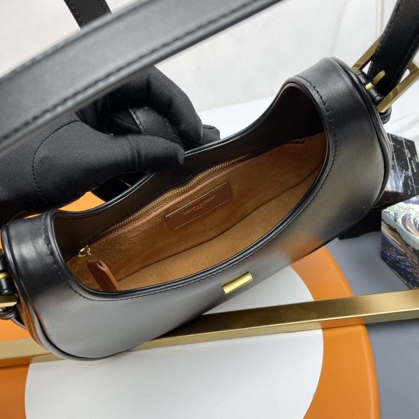 Handbags SAINT LAURENT 672615 size 24.5×18×7 cm