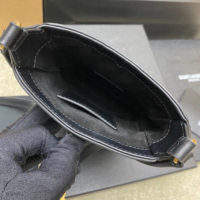 Handbags SAINT LAURENT 735214 size 18×13.5×3.5 cm