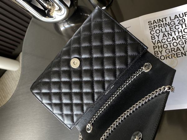 Handbags SAINT LAURENT 526286 size 21x13x6 cm