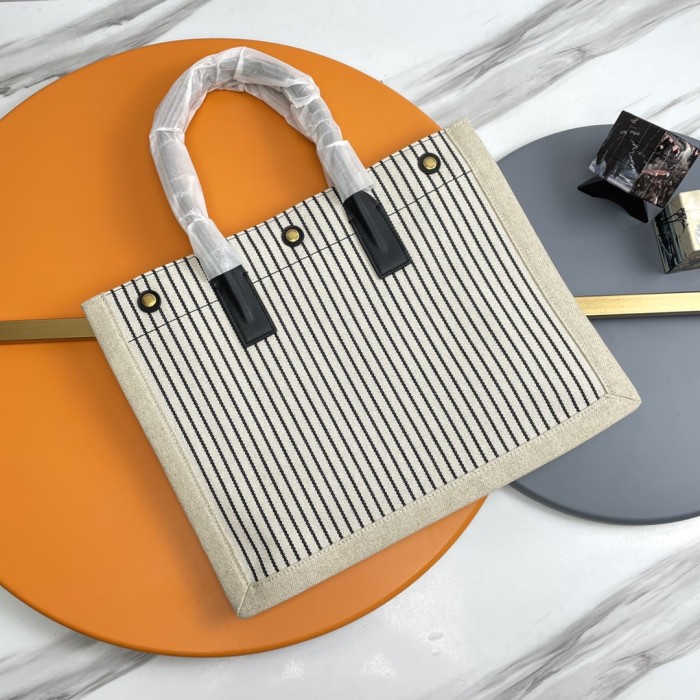 Handbags SAINT LAURENT 617481 size 39×31×18 cm