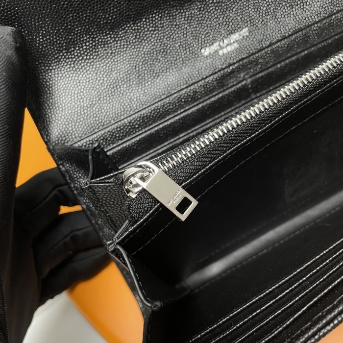 Handbags SAINT LAURENT 437469 size 19*11*3 cm