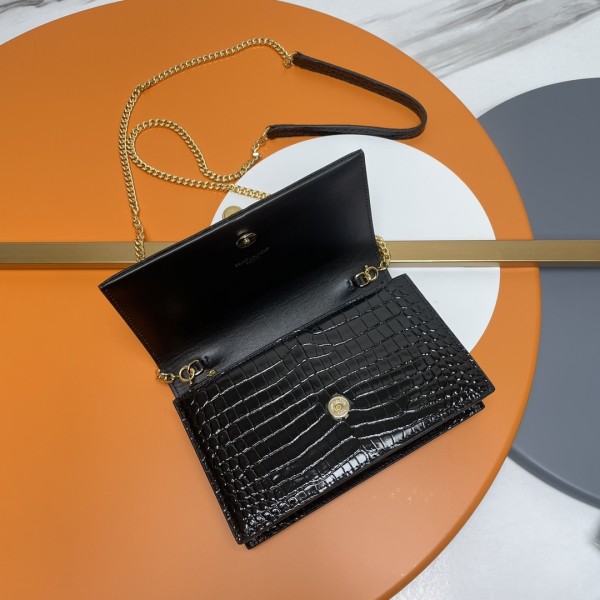 Handbags SAINT LAURENT 452159 size 19x12.5x4 cm