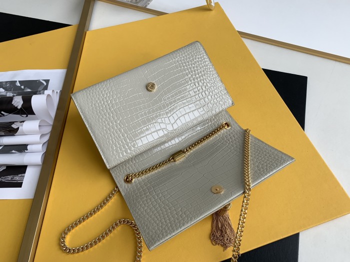 Handbags SAINT LAURENT 326078 size 24x14.5x5 cm