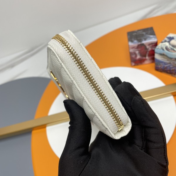 Handbags SAINT LAURENT 358094 size 19x9 cm