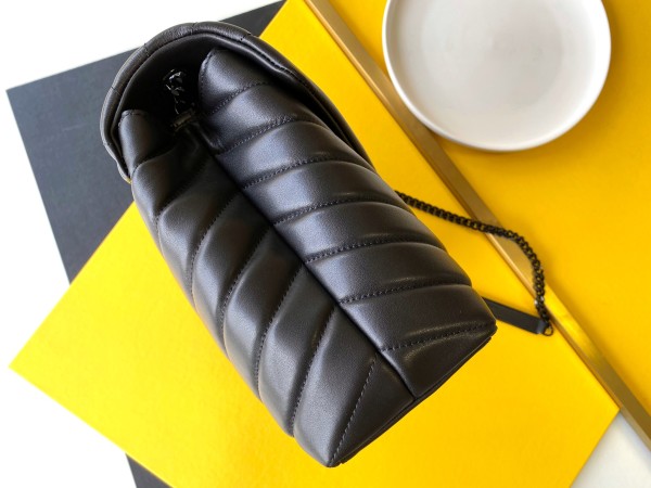 Handbags  SAINT LAURENT 459749  size 20X14X7 cm