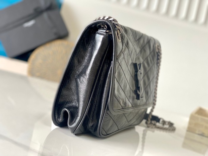 Handbags  SAINT LAURENT 633158 size 28×20.5×8.5 cm