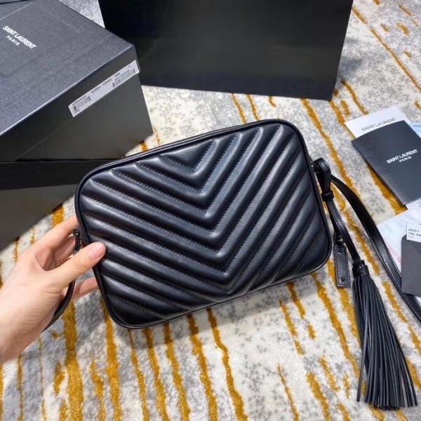 Handbags  SAINT LAURENT 520534 size 23x16x6 cm