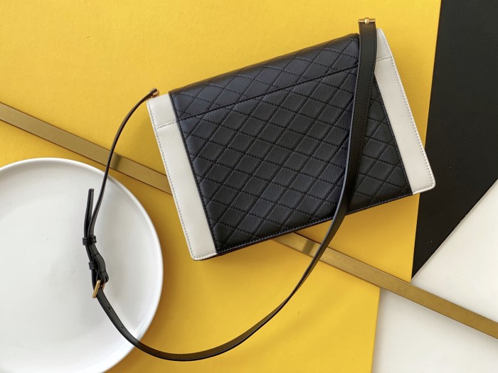 Handbags  SAINT LAURENT 668863 size 26×18×5 cm