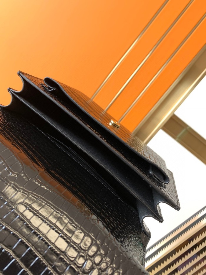 Handbags  SAINT LAURENT 442906 size 22x8x16 cm