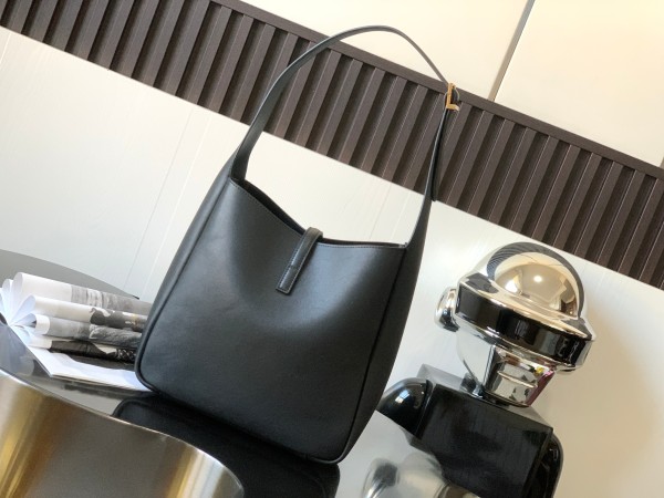 Handbags  SAINT LAURENT 710886 size 24x24x10 cm