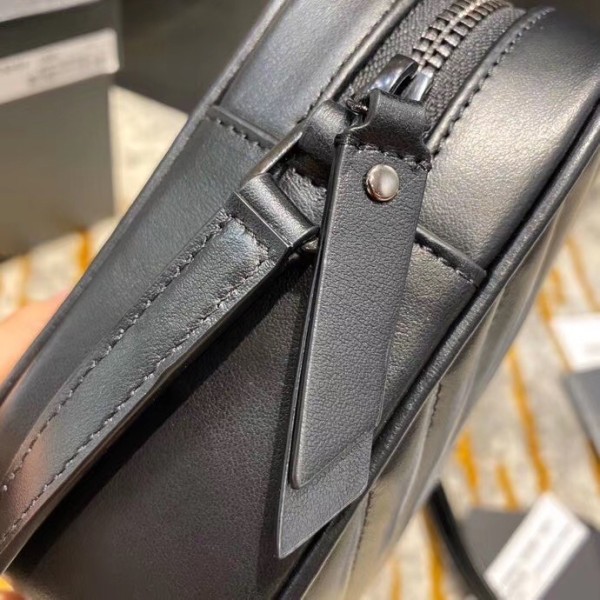 Handbags  SAINT LAURENT 520534 size 23x16x6 cm