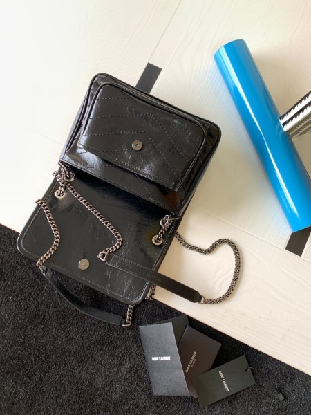 Handbags  SAINT LAURENT 533037 size 22X16.5X7.5 CM