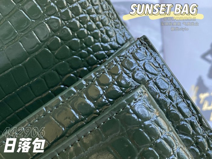 Handbags  SAINT LAURENT 442906 size 22×16×8 cm