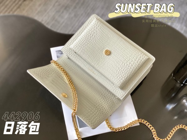 Handbags  SAINT LAURENT 442906 size 22×16×8 cm