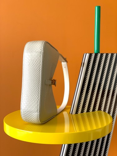 Handbags  SAINT LAURENT 657228 size 24.5x16x6 cm