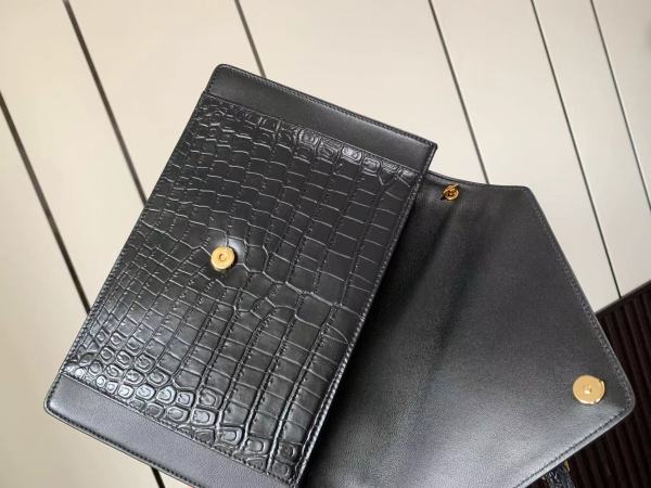 Handbags  SAINT LAURENT 668863 size 26×18×5 cm