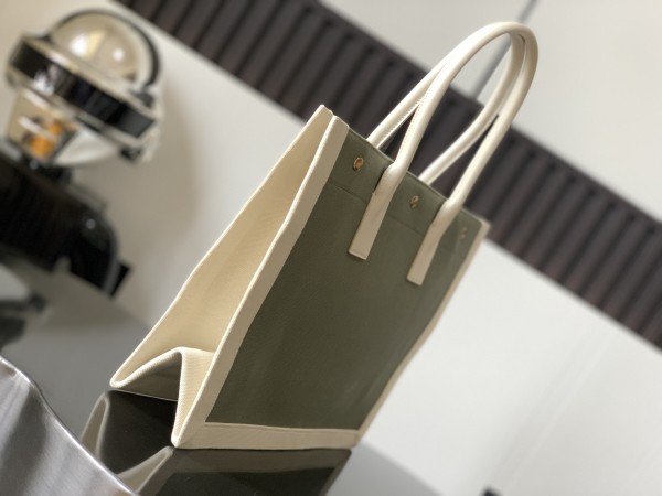 Handbags  SAINT LAURENT 617481 size 39×31×18 cm